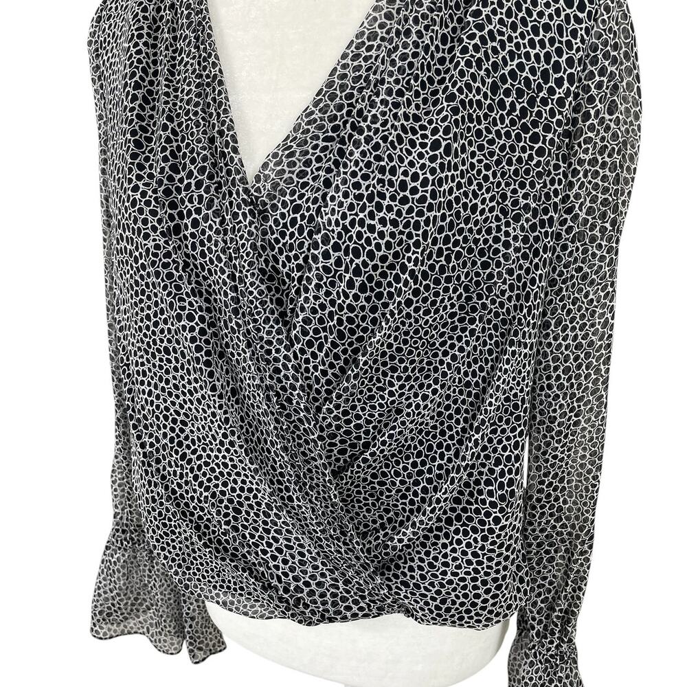 Diane Von Furstenberg Svetlana Silk Faux Wrap Top Black White Size 4 Career Chic - Picture 3 of 13